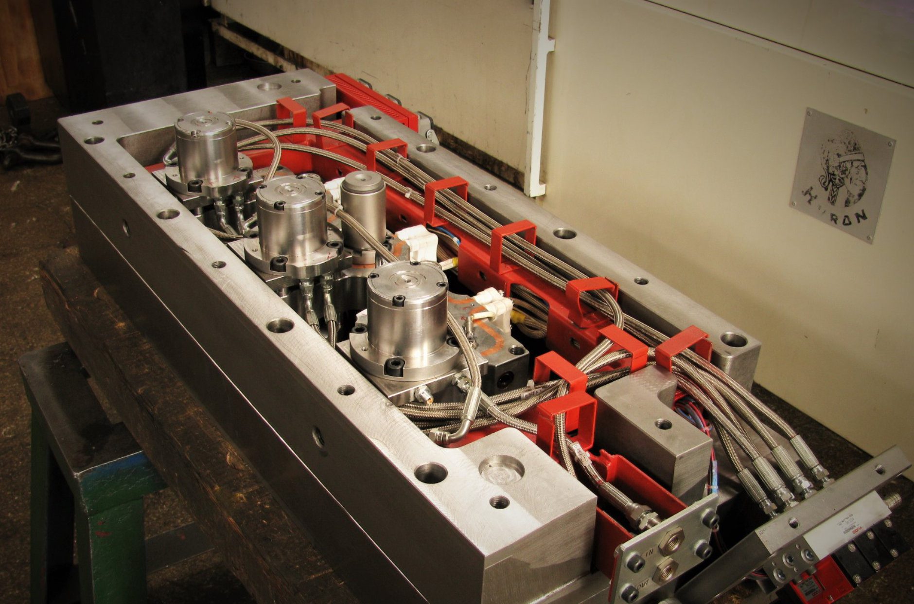 پیشگام در صنعت قالبهای تزریق پلاستیک پیشگام در صنعت قالبهای تزریق پلاستیک